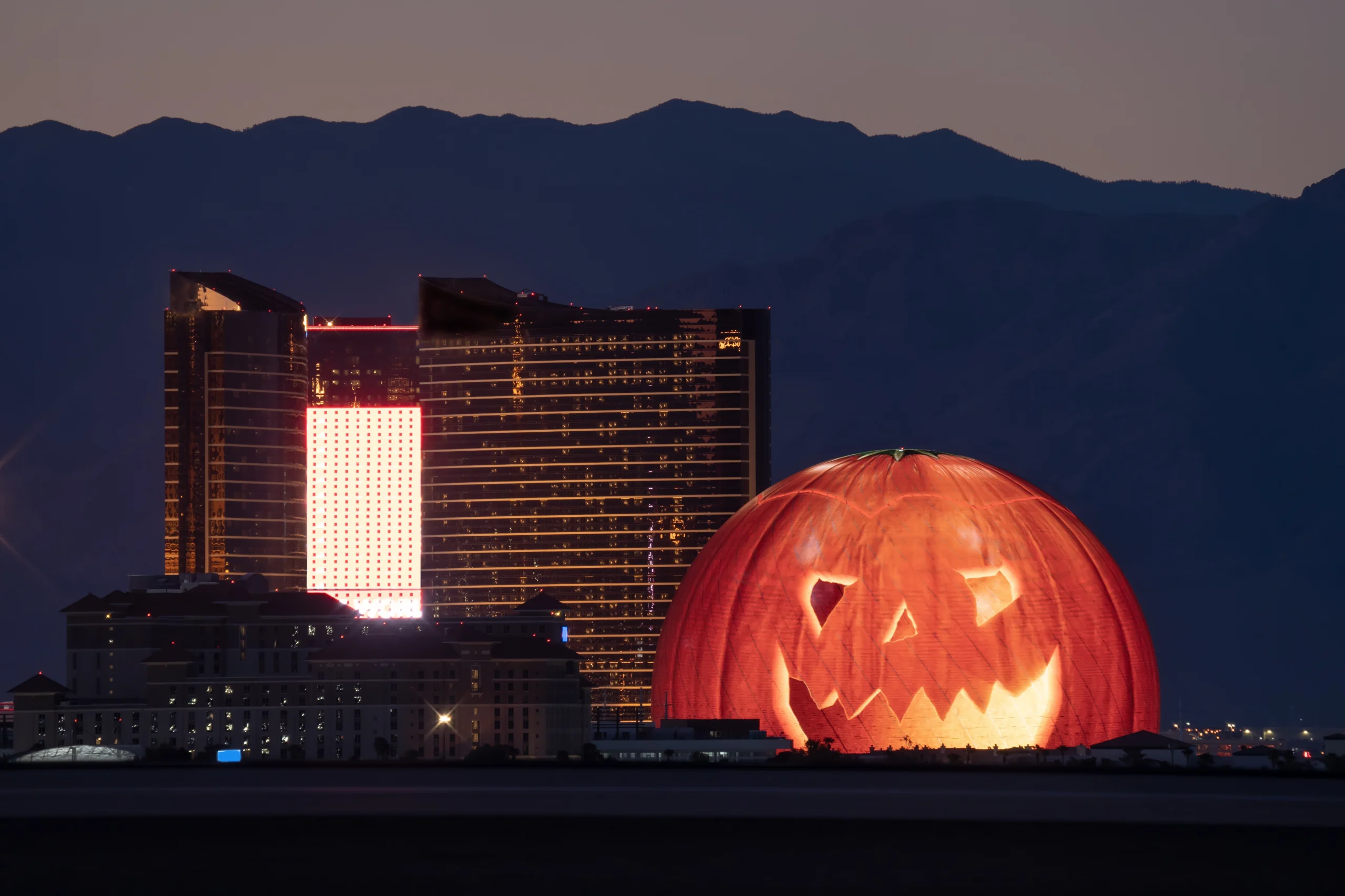 Jack O Lantern Shine On The Msg Sphere In Las Vegas Ahead Of Helloween. Jack O Lantern Shine On The Msg Sphere In Las Vegas Ahead Of Helloween.